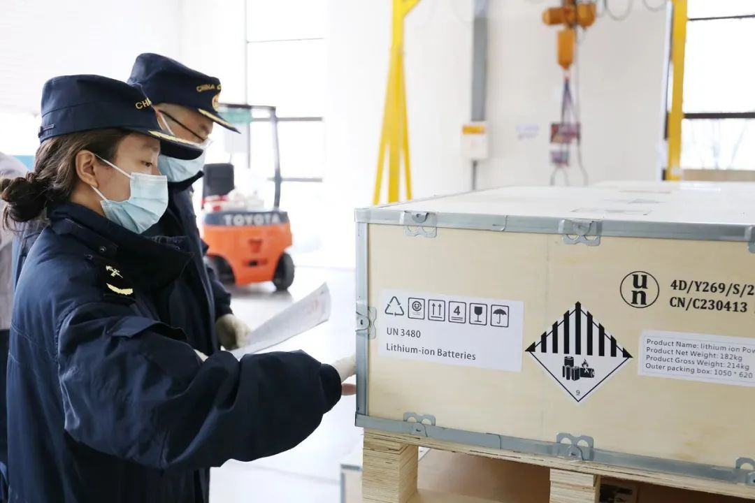 国际快递如何避免货物被海关查扣?